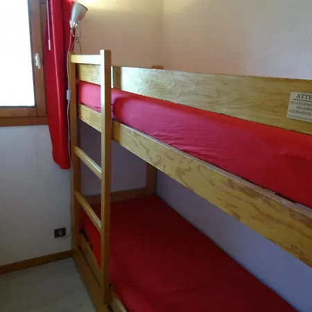 Pour 4 A Vallandry, Proche Des Pistes Avec Tv Et Balcon - Fr-1-411-277 Apartman