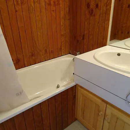 Apartman Pour 4 A Vallandry, Proche Des Pistes Avec Tv Et Balcon - Fr-1-411-277